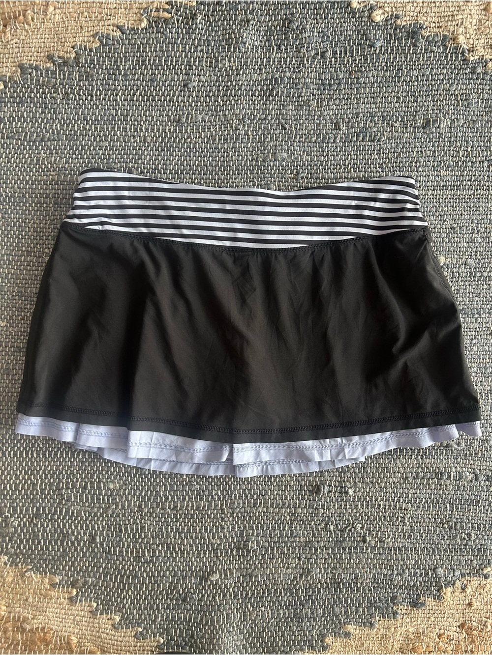 Lululemon Run Chase Me Skirt  Black/Polar Haze